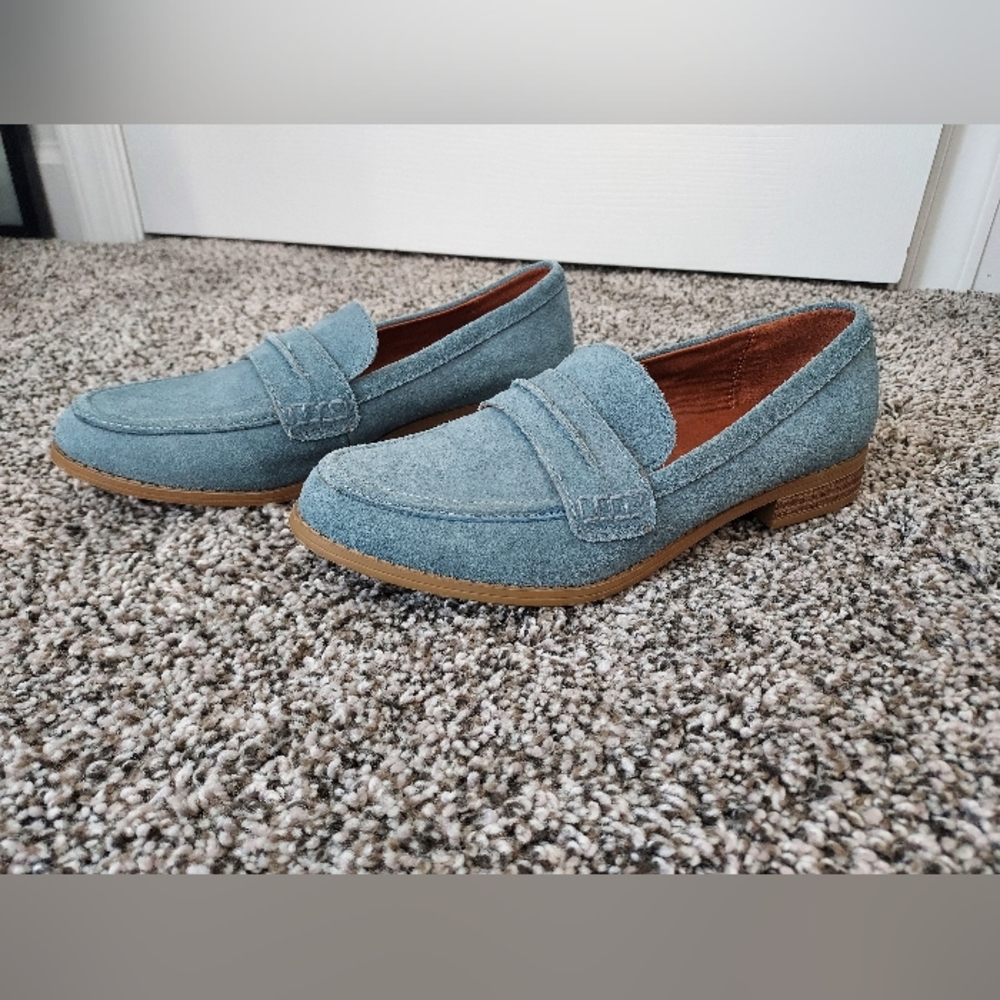 Universal Thread womens loafers